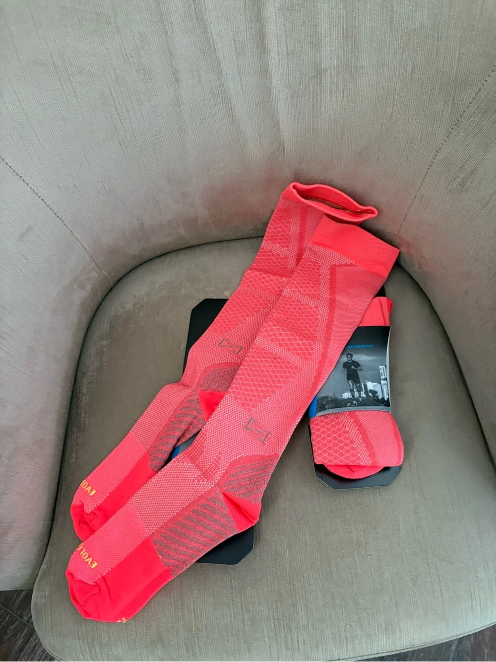 Evolution Socks Long Graduated Compression Sz Medium Fluo Orange Workout Set 2